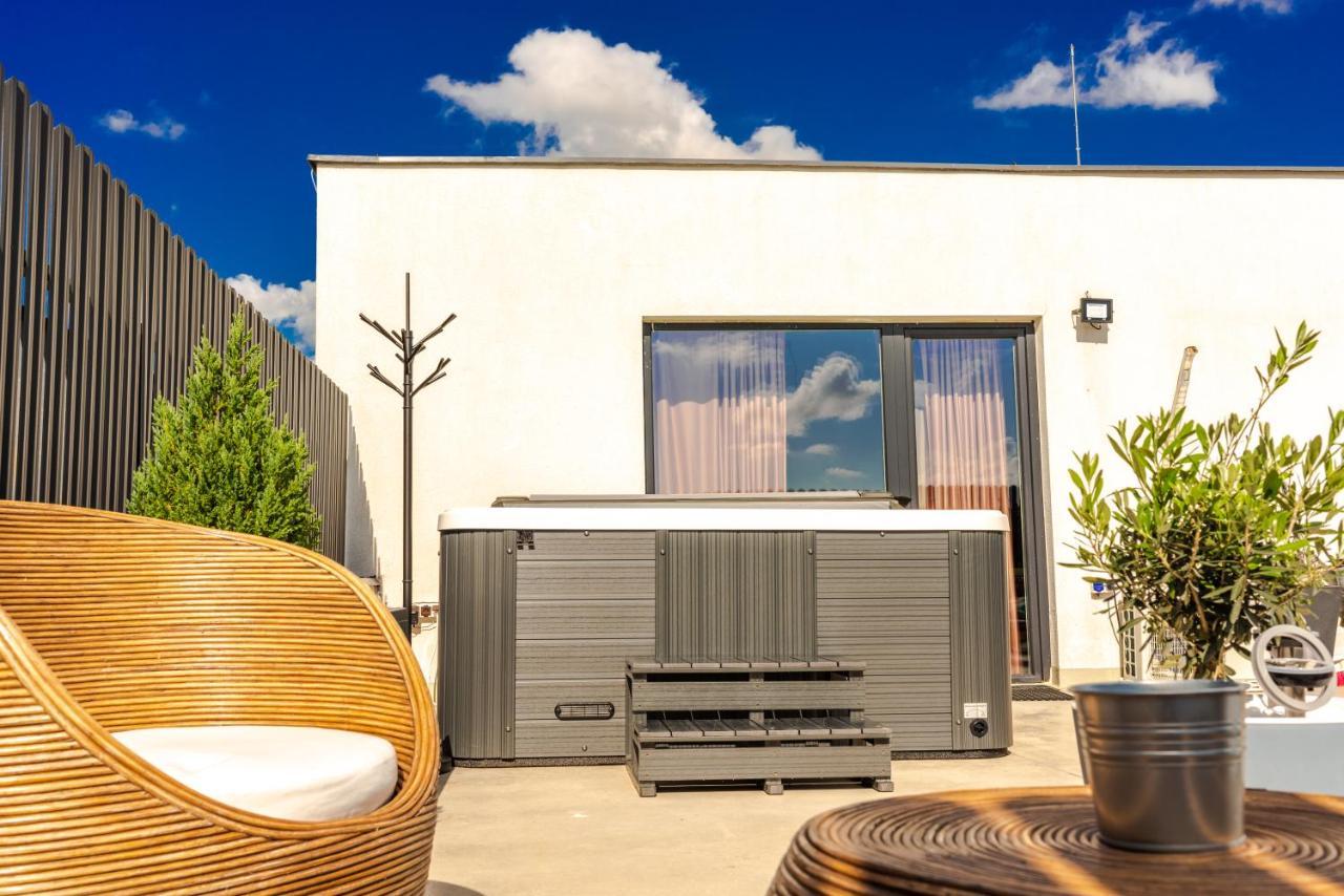 Thome Hoia Jacuzzi Apartment *